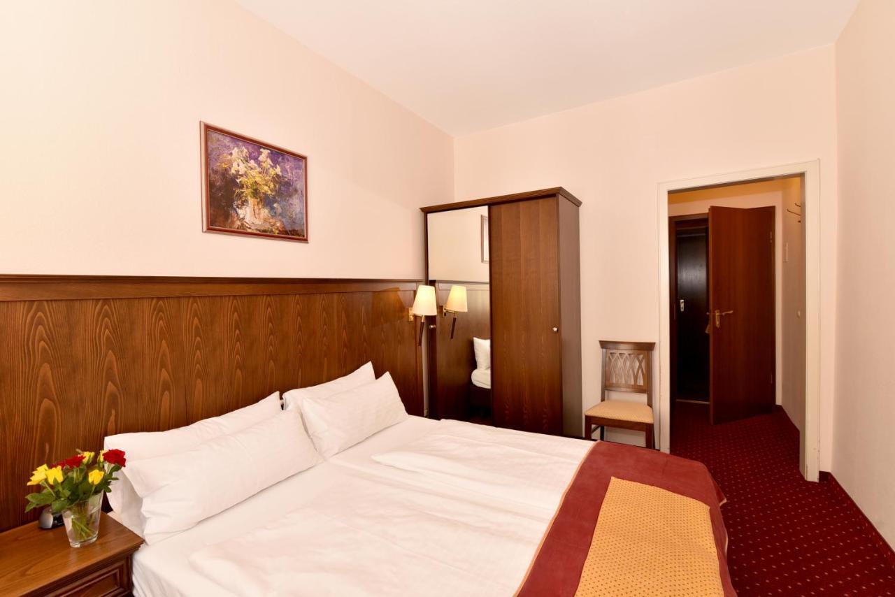 Hotel Romerhof Baden-Baden Bilik gambar